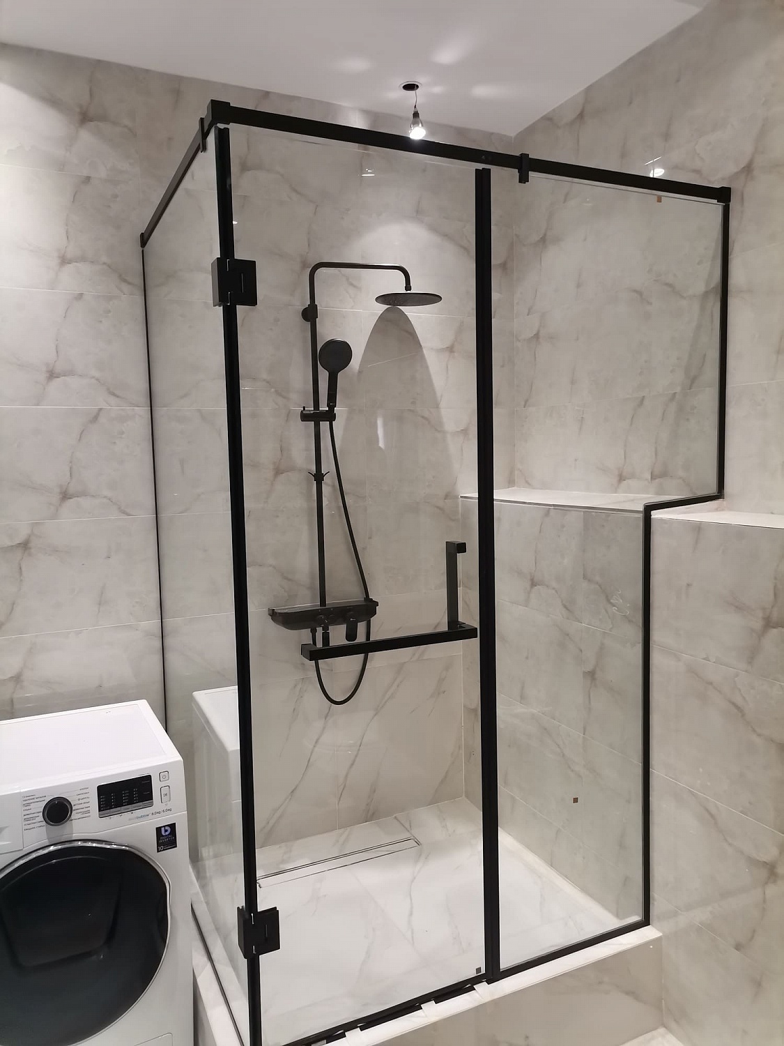 Изготовление и установка стеклянных душевых перегородок - фото Казстекло