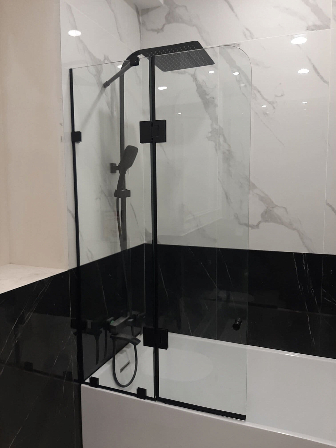 Жуынатын бөлмесіне арналған шыны бөлгіштер жасау - фото Казстекло