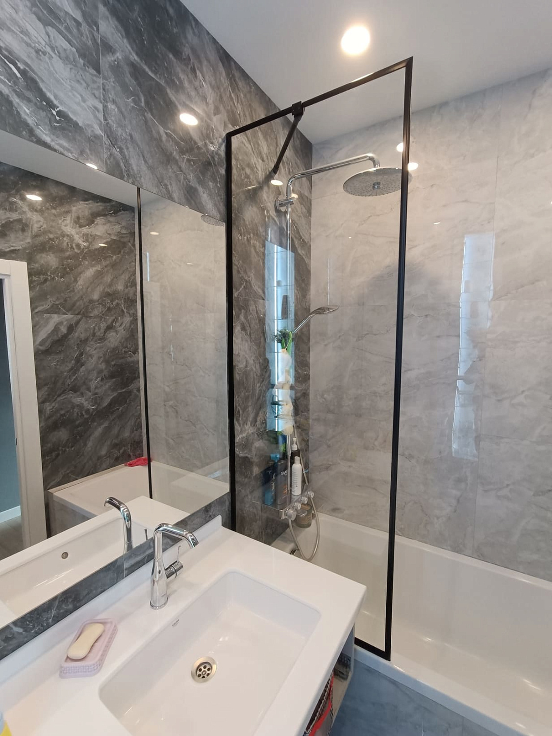 Жуынатын бөлмесіне арналған шыны бөлгіштер жасау - фото Казстекло