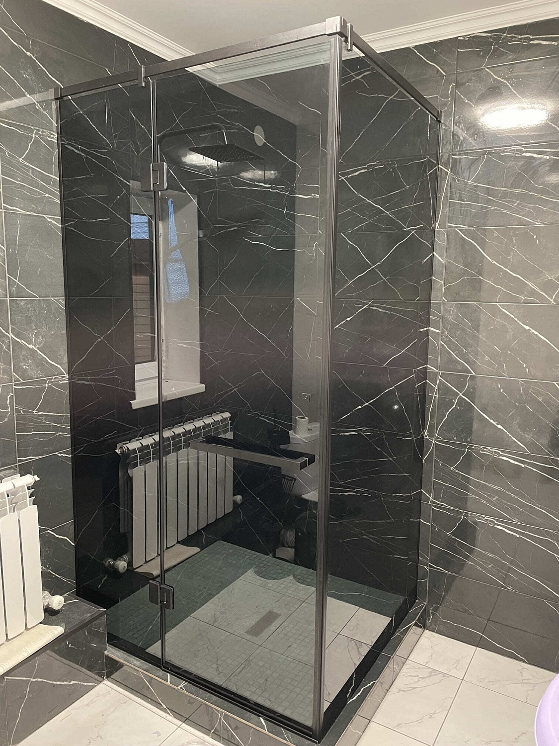 Изготовление и установка стеклянных душевых перегородок - фото Казстекло