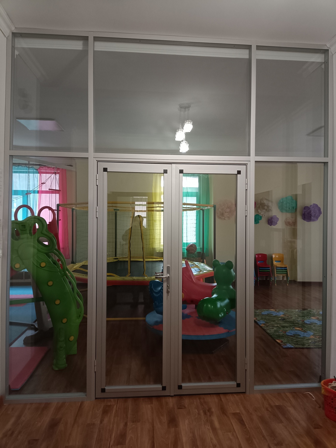 Изготовление стеклянных офисных перегородок - фото KAZSTEKLO Изготовление стеклянных офисных перегородок - фото KAZSTEKLO