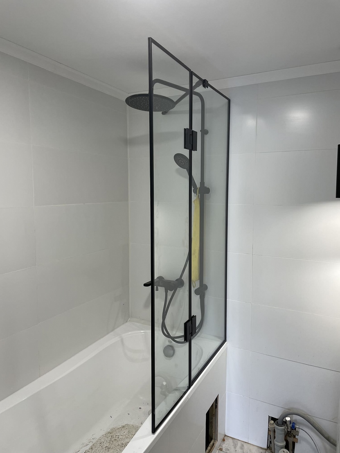 Изготовление стеклянных шторок для ванной комнаты - фото Казстекло