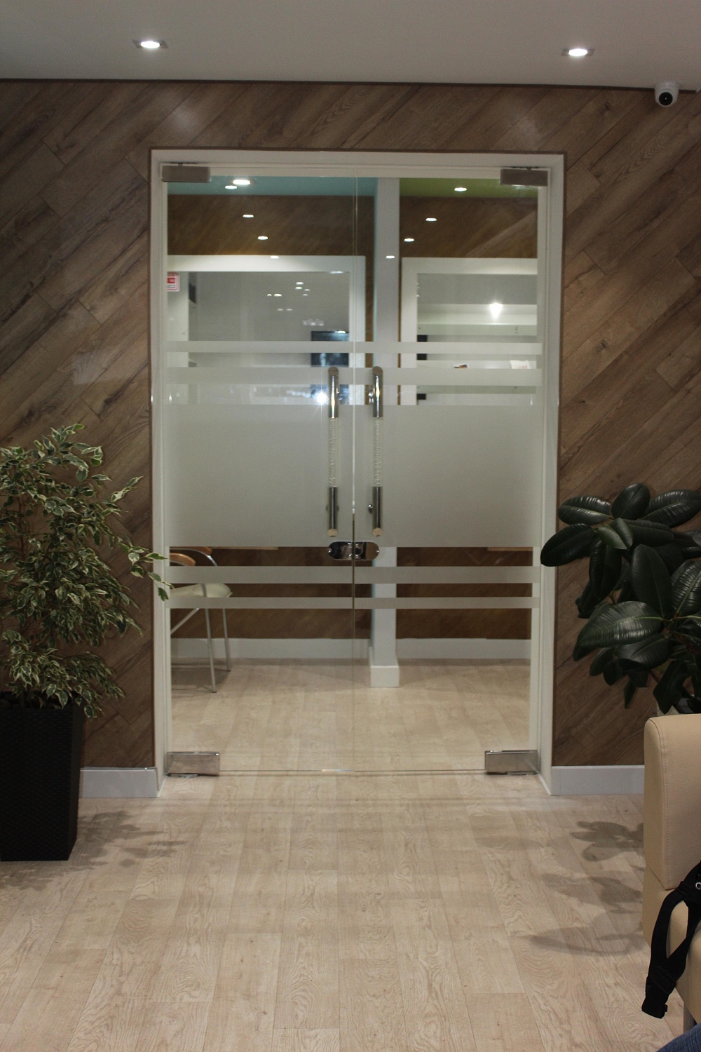 Кеңсе арақабырғаларын жасау фото от Казстаекло