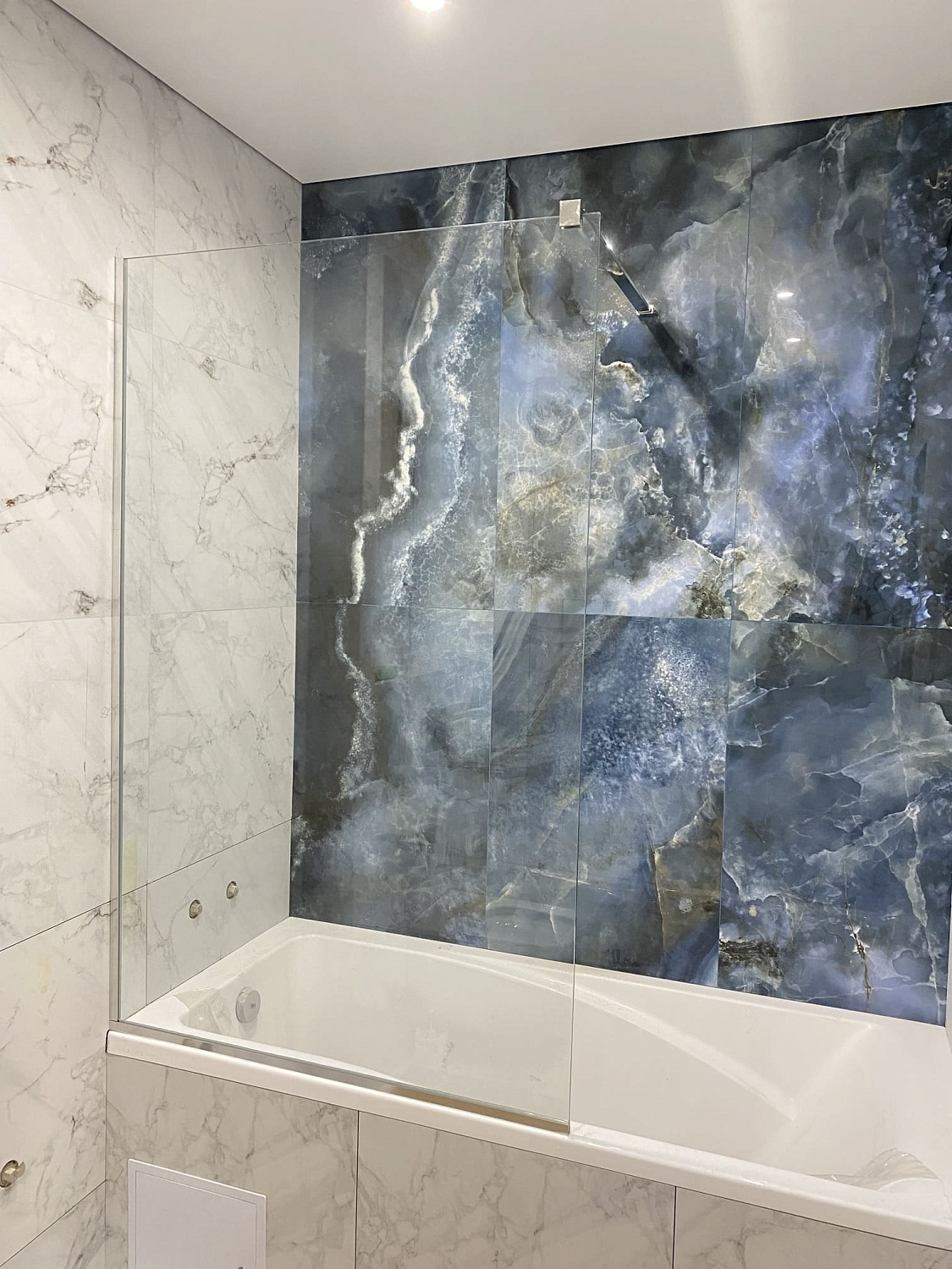 Жуынатын бөлмесіне арналған шыны бөлгіштер жасау - фото Казстекло