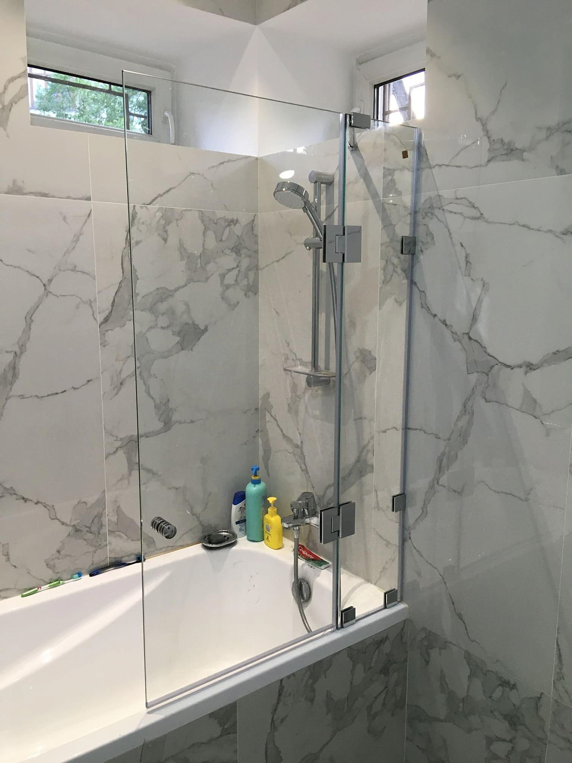 Жуынатын бөлмесіне арналған шыны бөлгіштер жасау - фото Казстекло